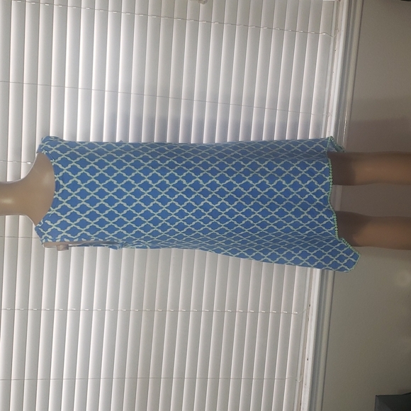 Crown and Ivy m assymetrical slip on diamond pattern etched pompom hem sleeveles - Picture 3 of 8